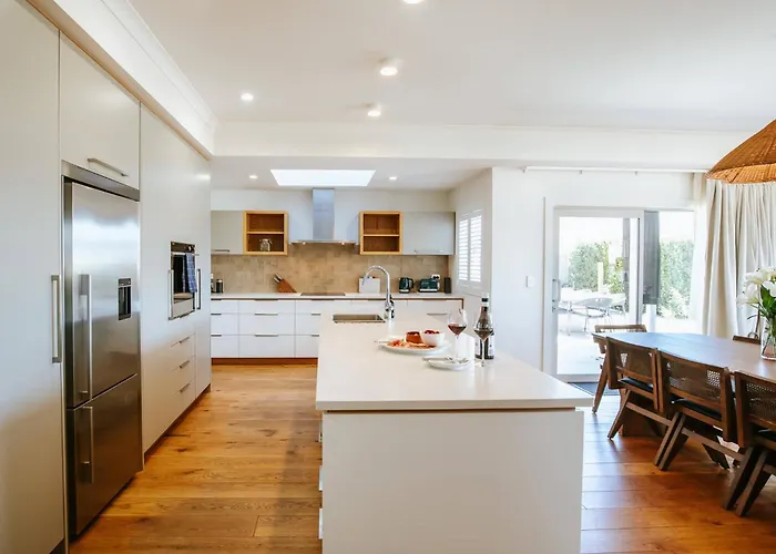 Penshurst - & Mountain Views - Sleeps 10 *