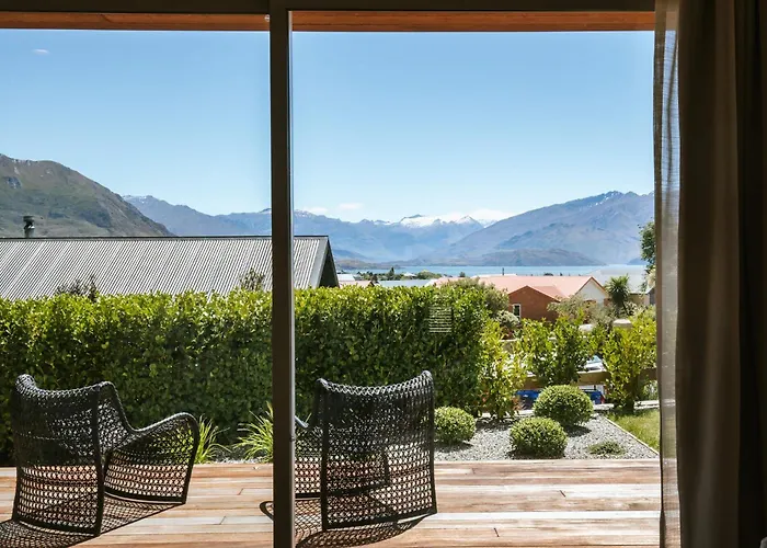 Penshurst - & Mountain Views - Sleeps 10 * Wanaka