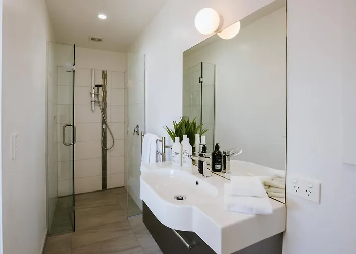 Penshurst - & Mountain Views - Sleeps 10 Ferienhaus