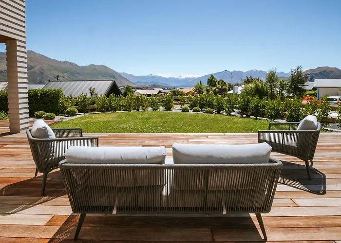Penshurst - & Mountain Views - Sleeps 10 * Wanaka